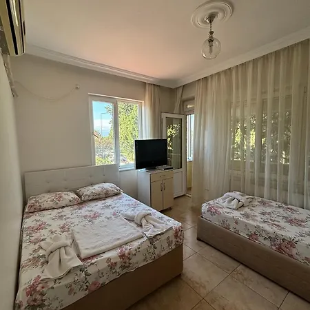 Cicek Aile Guest house Burhaniye